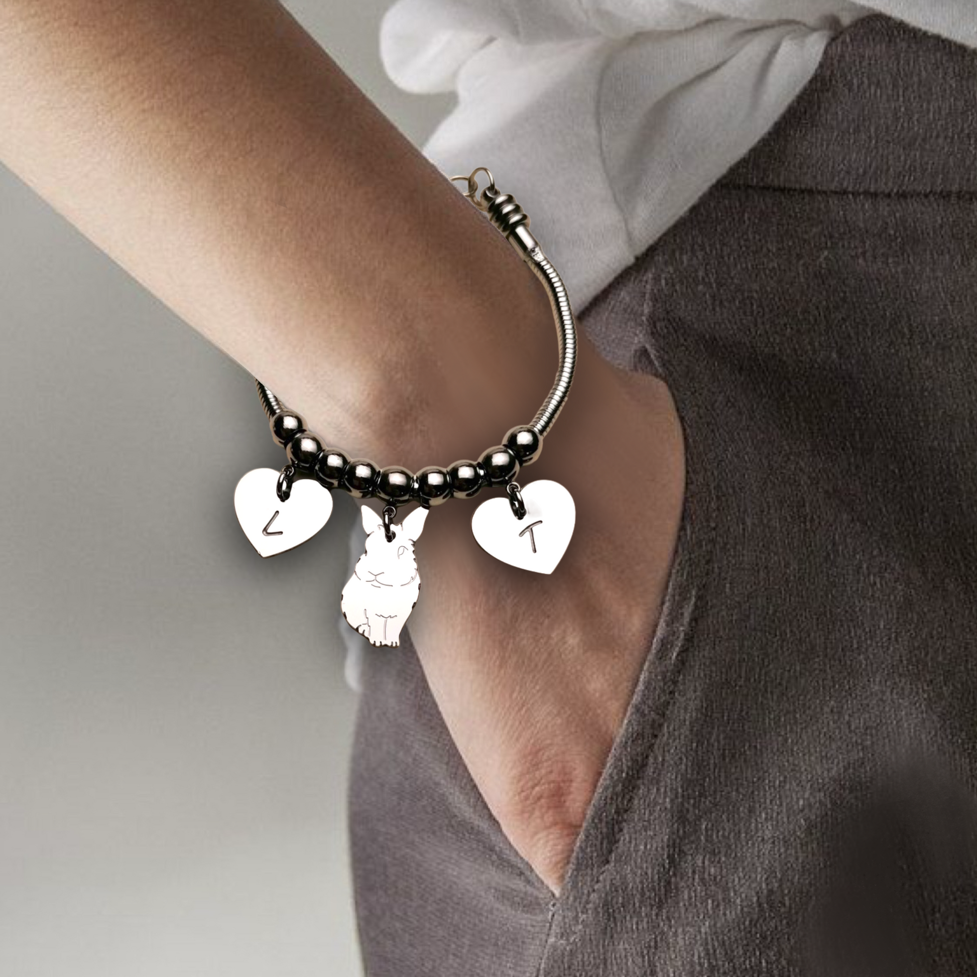 Bracciale coniglio, Bracciale personalizzato ciondolo coniglietto e cuore con nome inciso - ContrariaBijoux