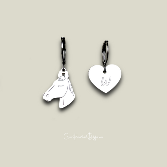 Orecchini cavallo personalizzati con cuore con iniziale incisa, orecchini cuore con iniziale incisa , orecchini con cavallo - ContrariaBijoux