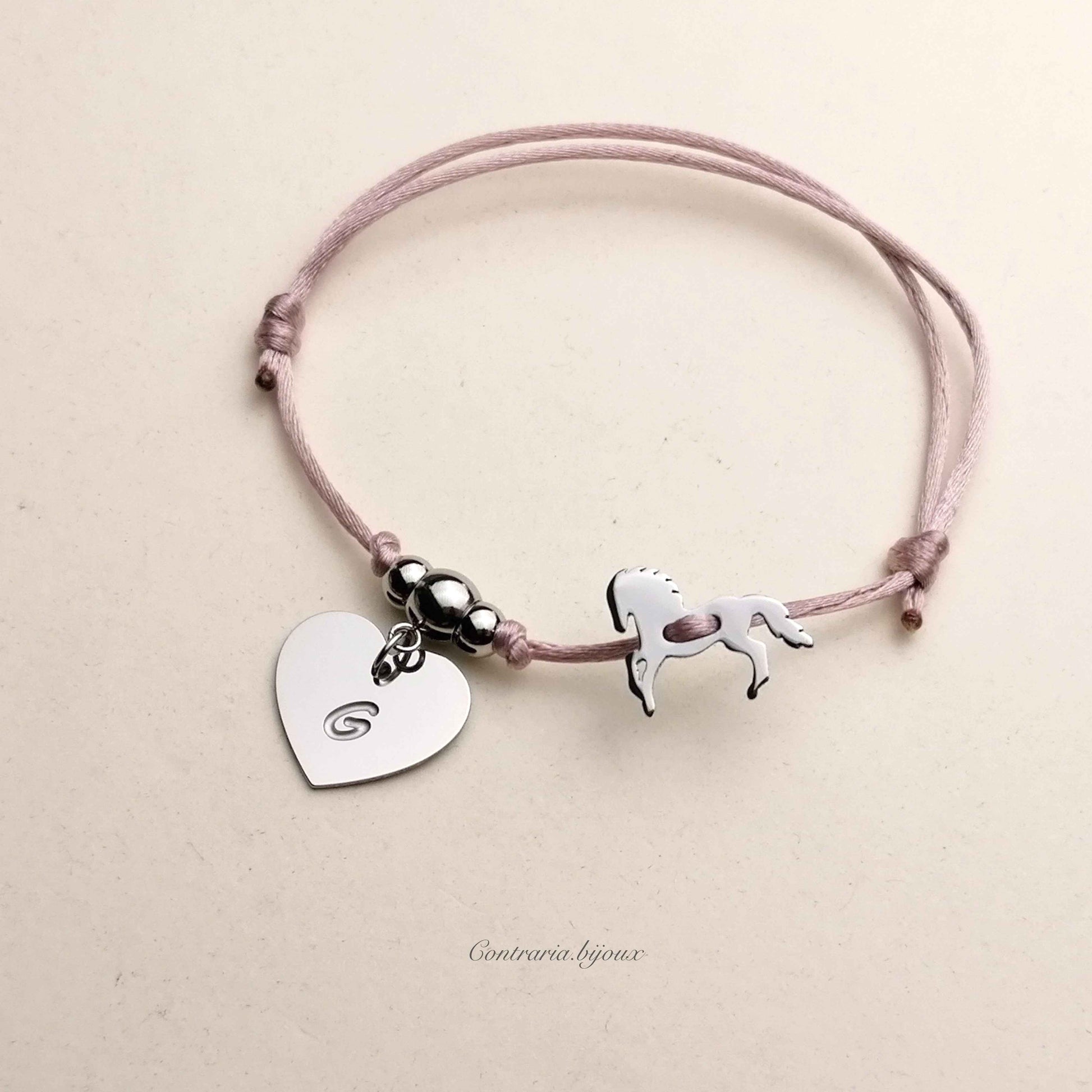 Bracciale cavallo e cuore con iniziale incisa, bracciale cavallo bambina, bracciale sagoma cavallo