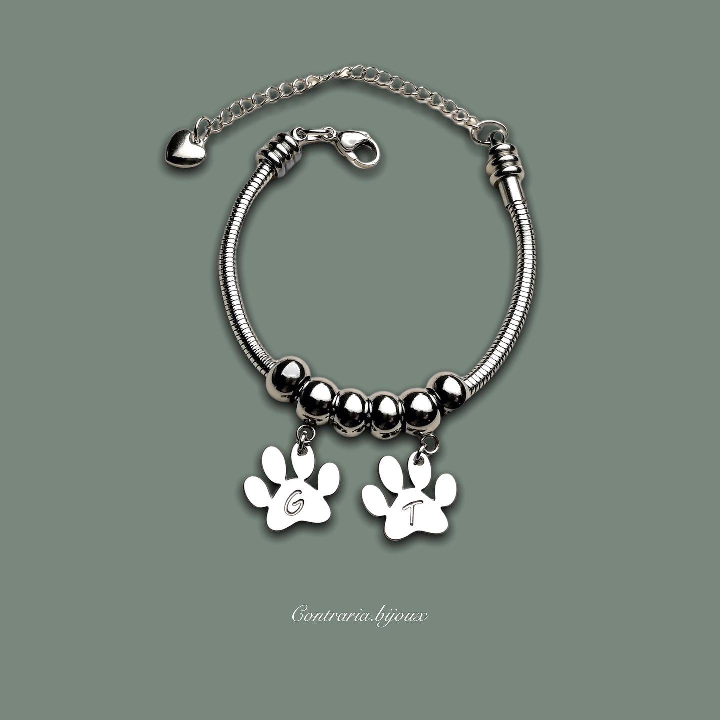 Bracciale snake con ciondolo zampa con iniziale incisa - ContrariaBijoux