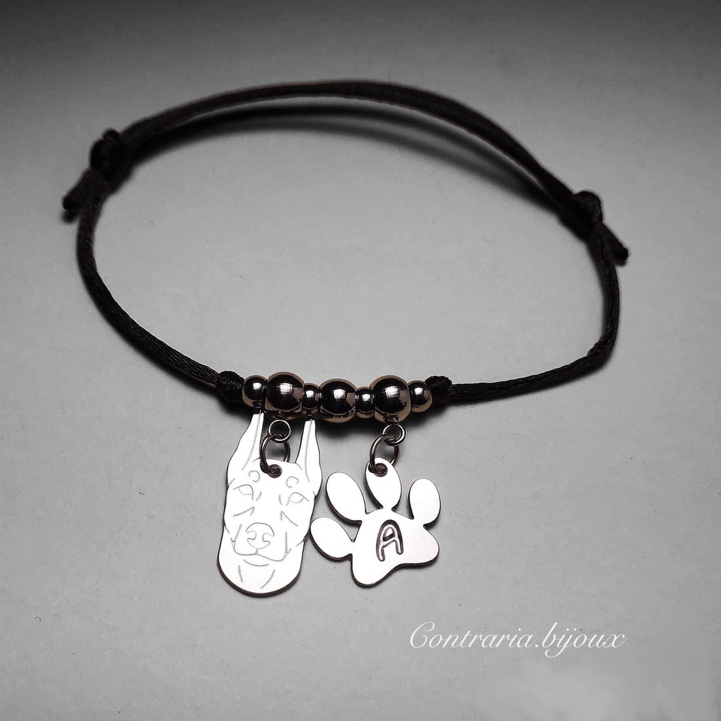 Bracciale Cane Dobermann e zampa con iniziale incisa