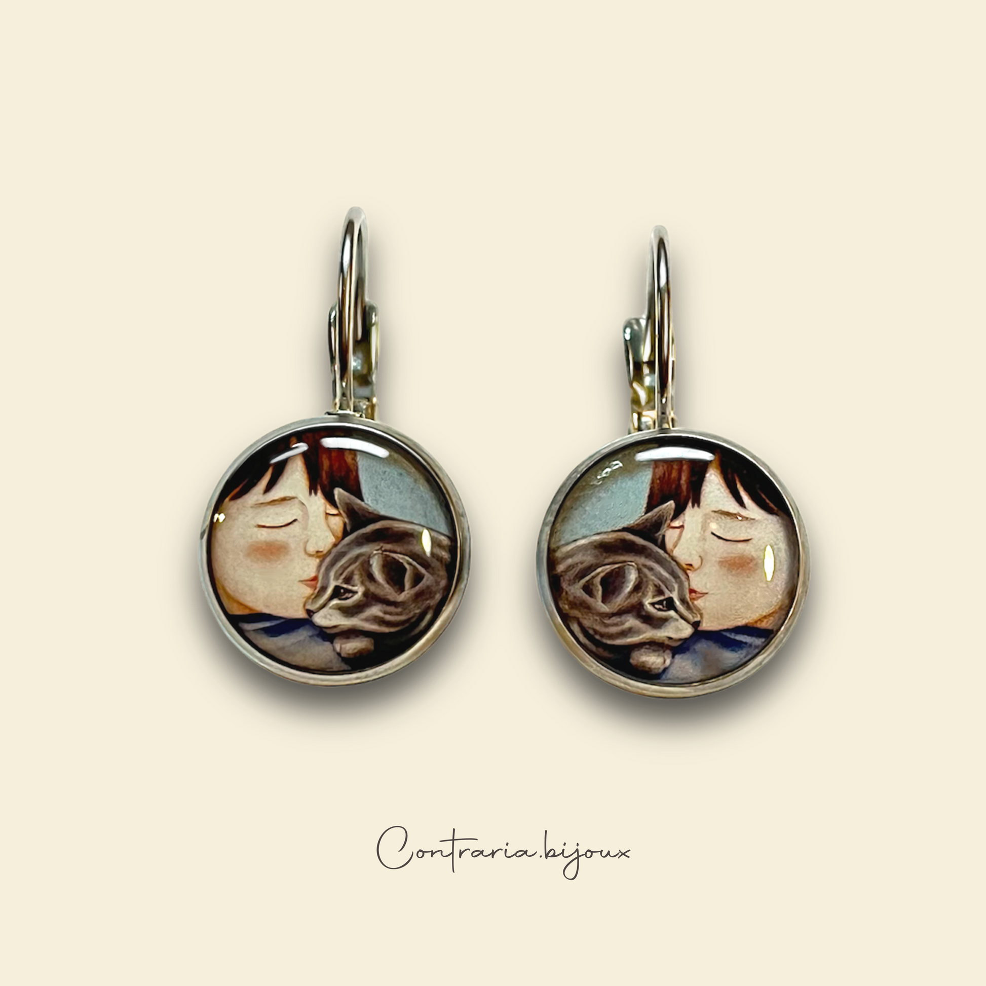 Orecchini illustrati gatto e ragazza - ContrariaBijoux