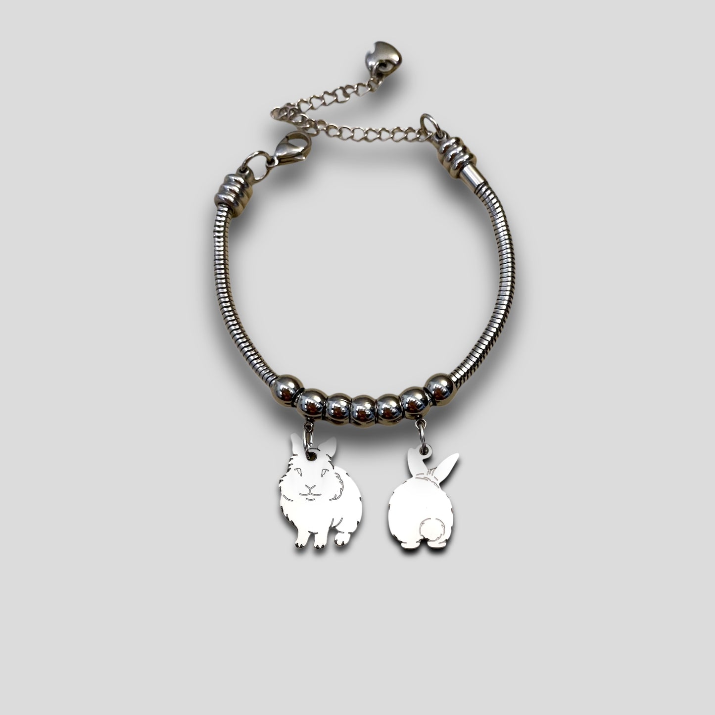 Bracciale coniglio testa di leone , Bracciale personalizzato ciondolo coniglio testa di leone e cuore con nome inciso - ContrariaBijoux