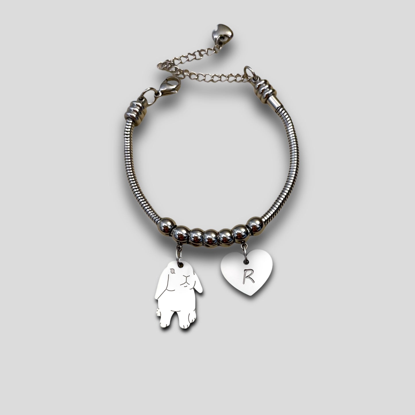 Bracciale coniglio Ariete e cuore con lettera incisa - ContrariaBijoux