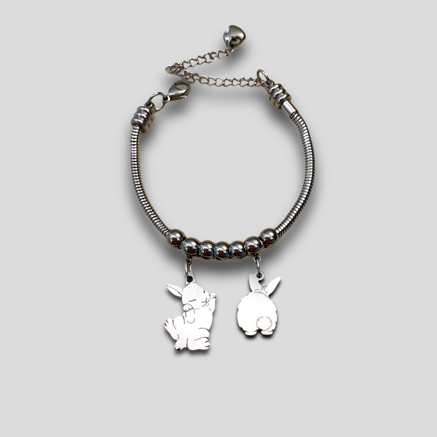 Bracciale coniglio a pancia in su, bracciale con ciondolo coniglietto - ContrariaBijoux