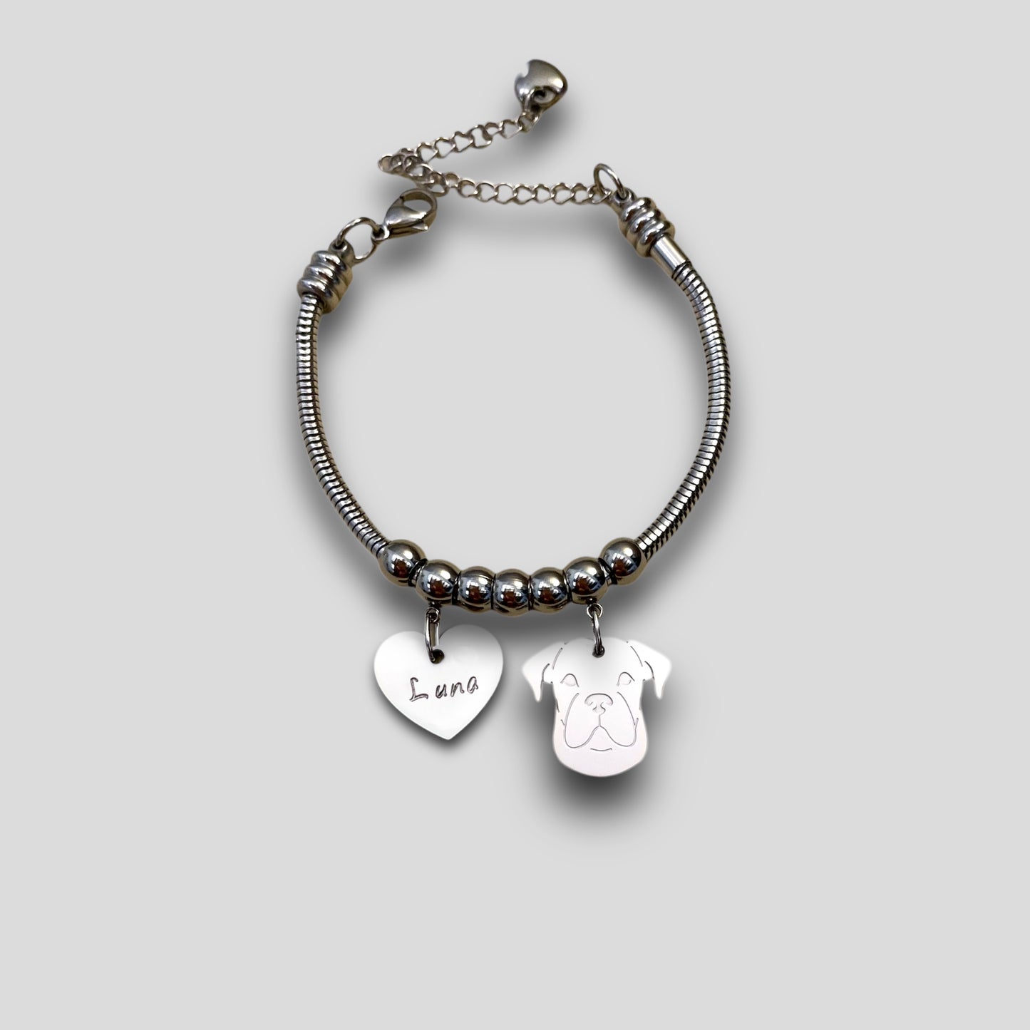 Bracciale cane Boxer e zampa con iniziale incisa, Bracciale ciondolo boxer - ContrariaBijoux