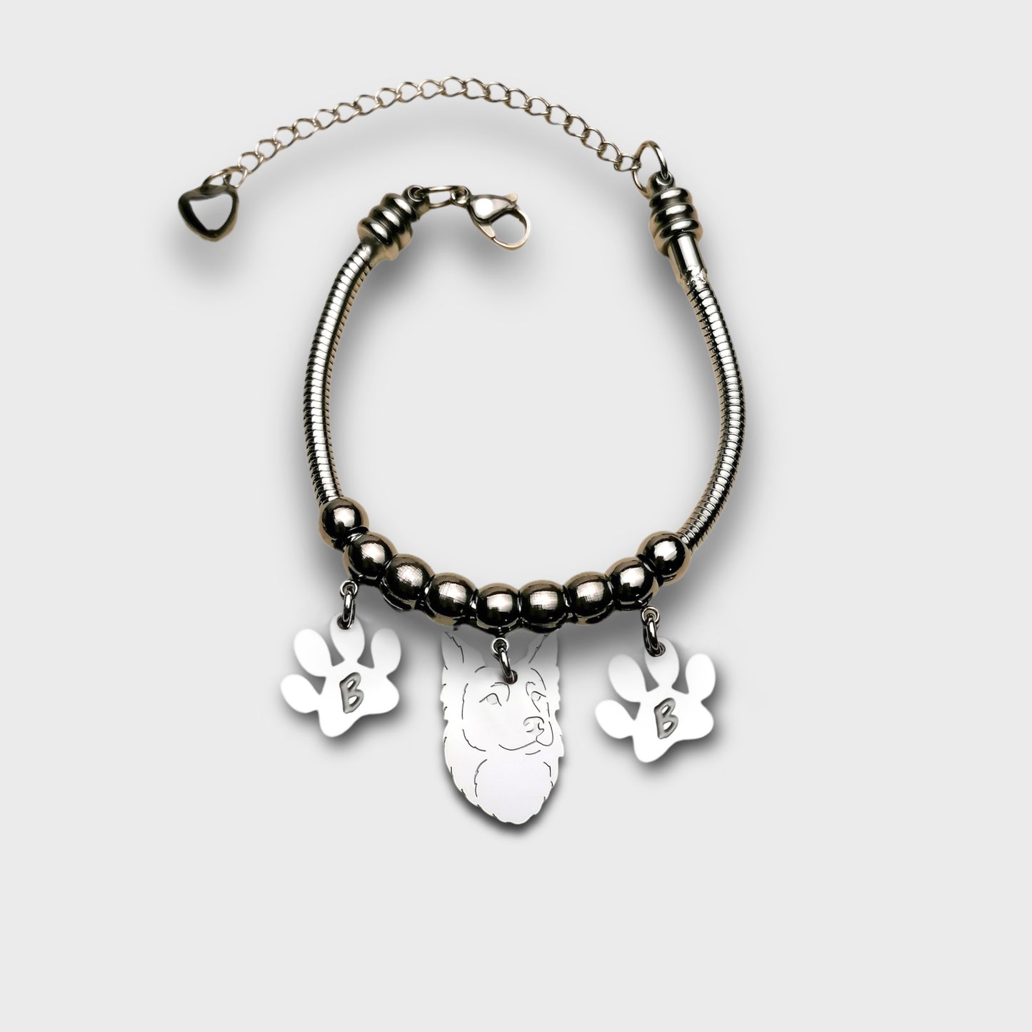 Bracciale cane Border Collie e zampa con iniziale incisa , ciondolo Border Collie - ContrariaBijoux