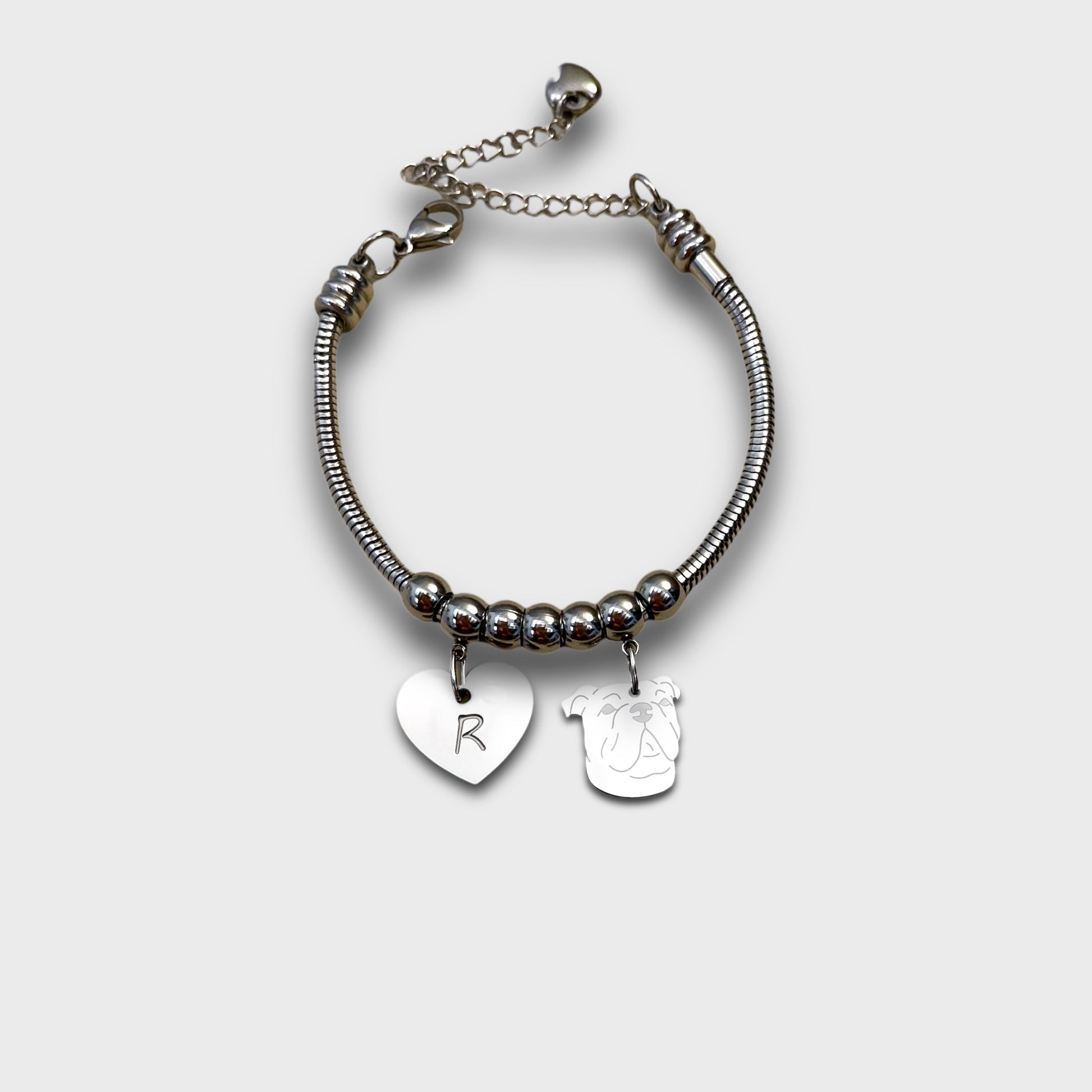 Bracciale Cane Bulldog Inglese e zampa con iniziale incisa, Bracciale con cane Bulldog - ContrariaBijoux