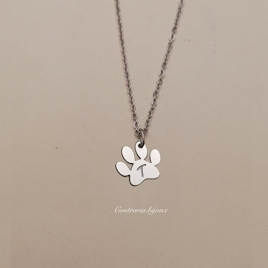 Collana con ciondolo zampa con iniziale incisa - ContrariaBijoux
