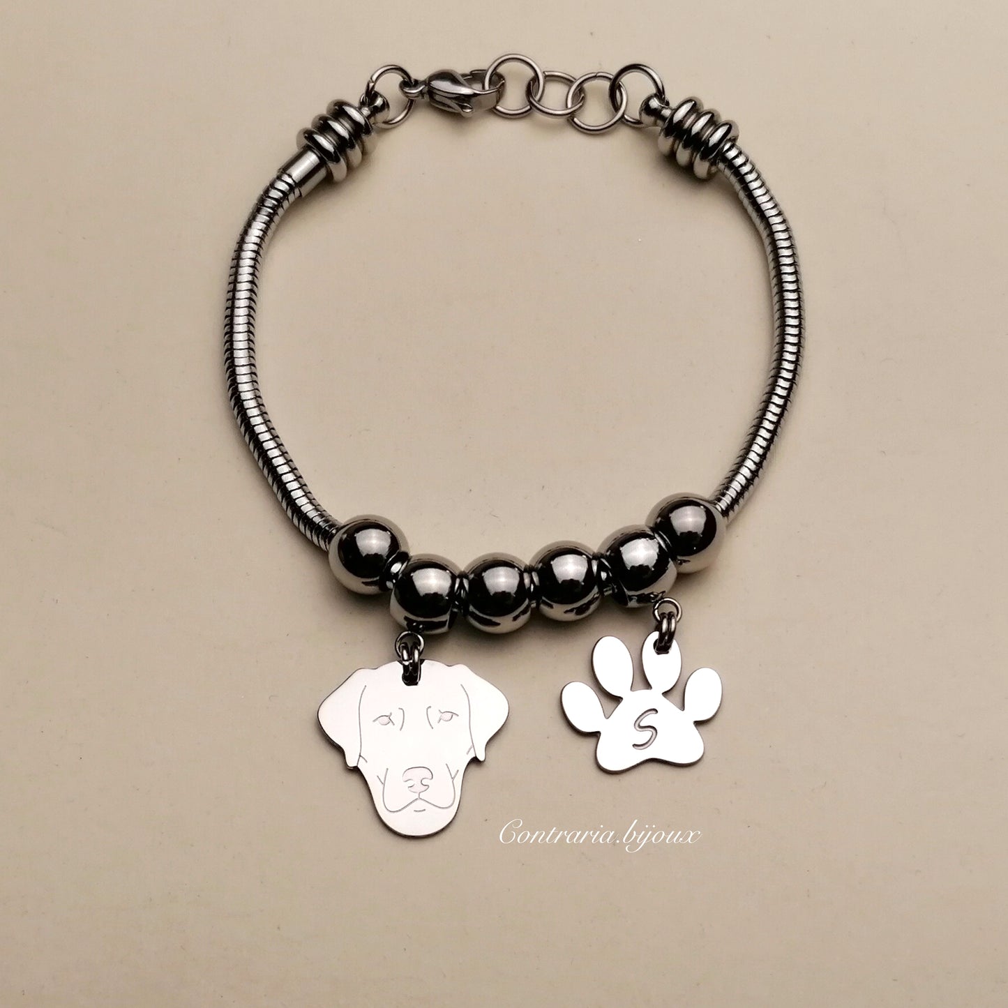 Bracciale Cane Labrador e zampa con lettera incisa
