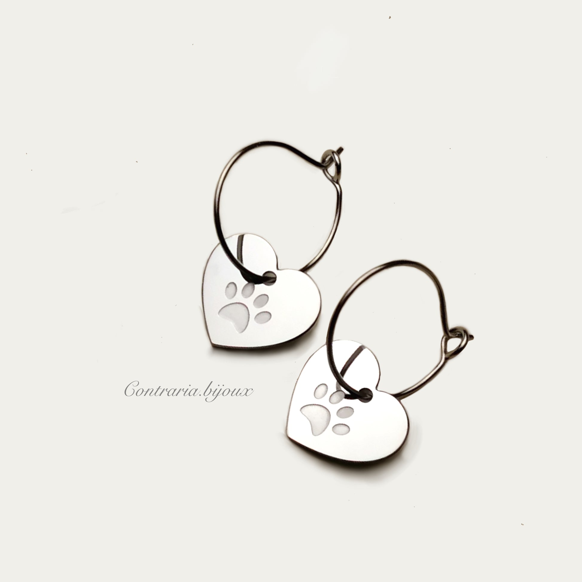 Orecchini cuore con zampa incisa - ContrariaBijoux