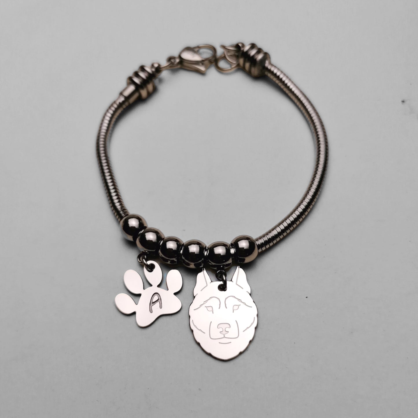 Bracciale Cane Husky e zampa con iniziale incisa
