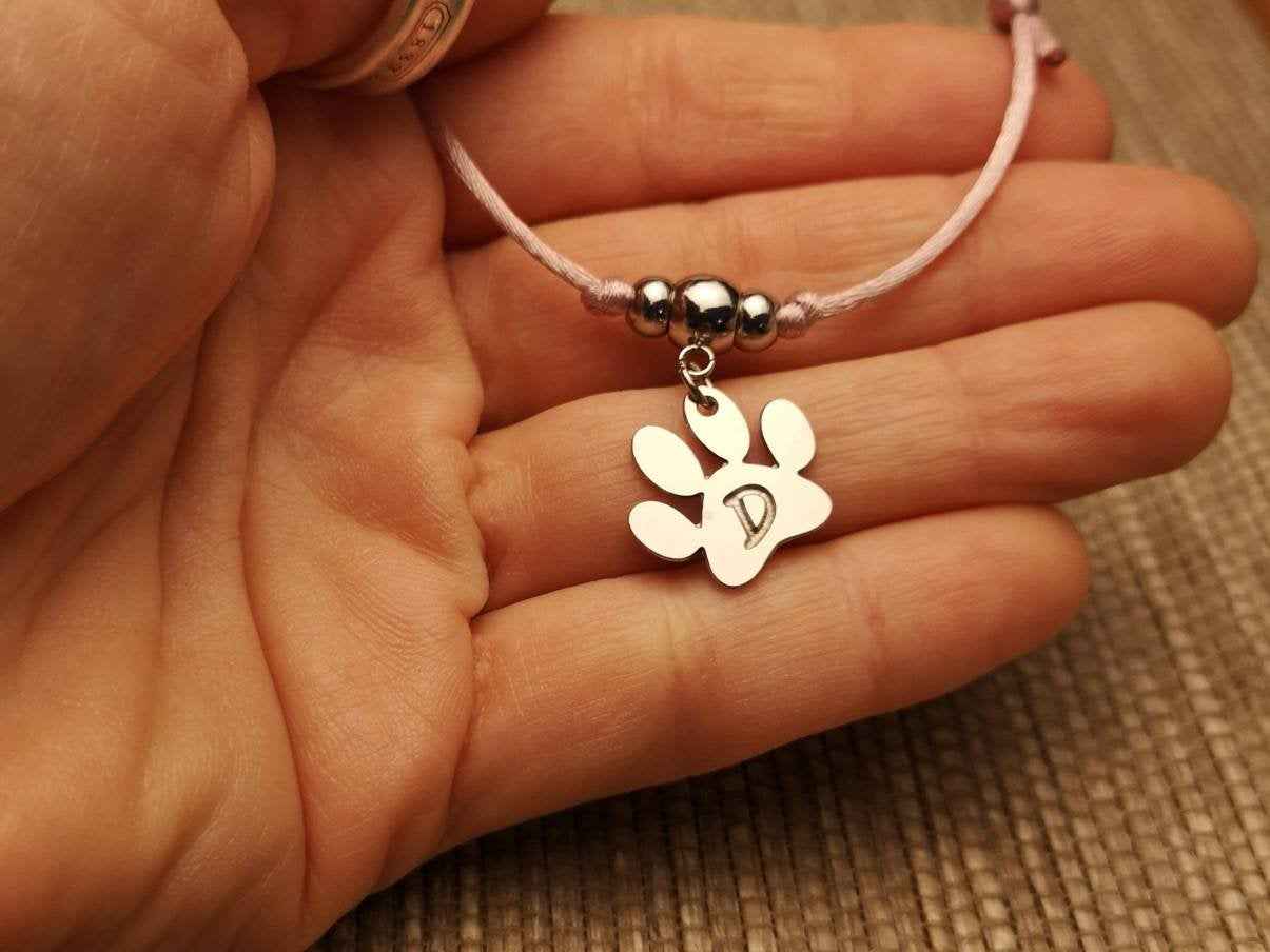 Bracciale Zampa personalizzato con iniziale incisa, bracciale zampa cane o zampa gatto