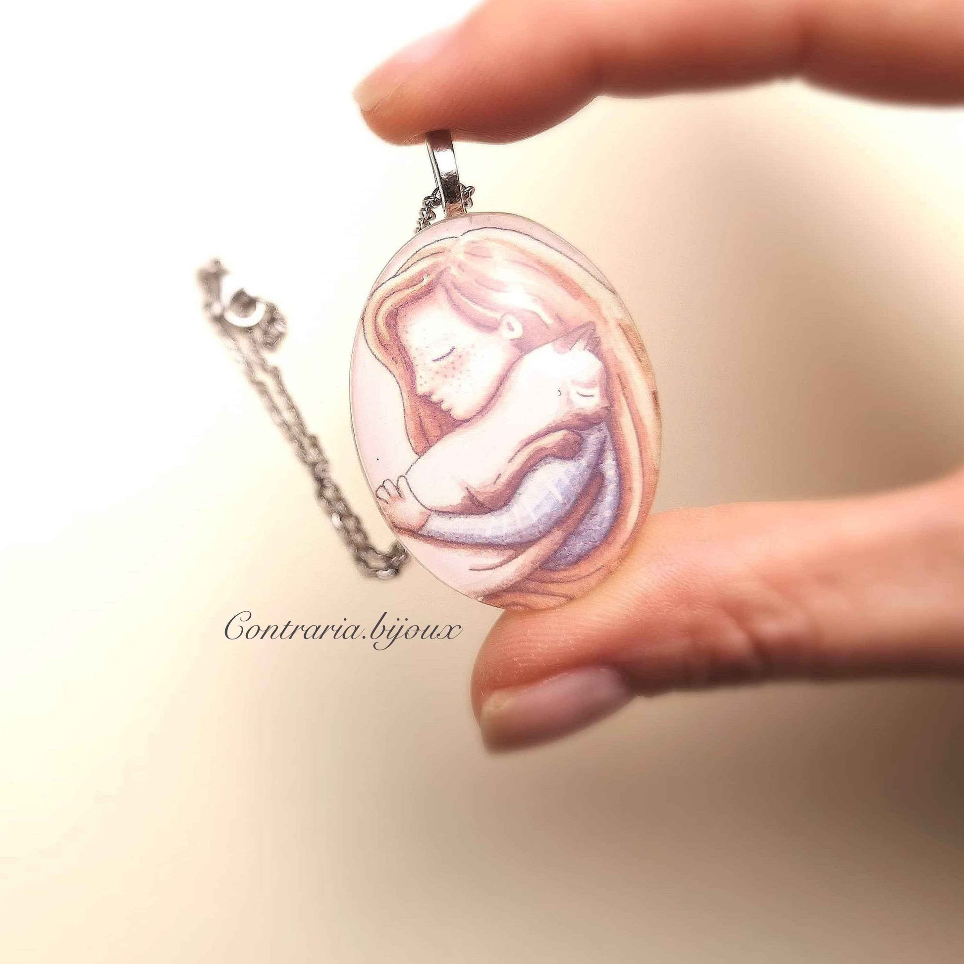 Collana con Ciondolo in Vetro Ragazza e Gatto