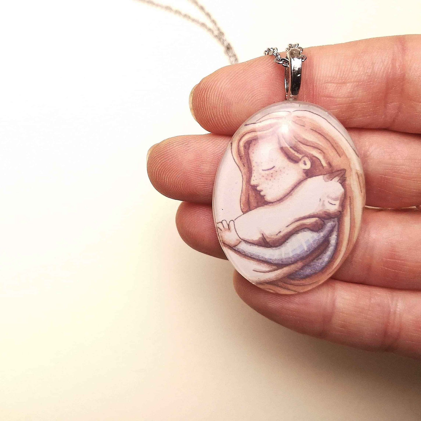 Collana con Ciondolo in Vetro Ragazza e Gatto