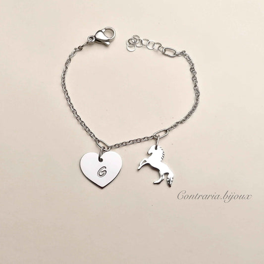 Bracciale cavallo e cuore con iniziale incisa, bracciale cavallo bambina, bracciale sagoma cavallo