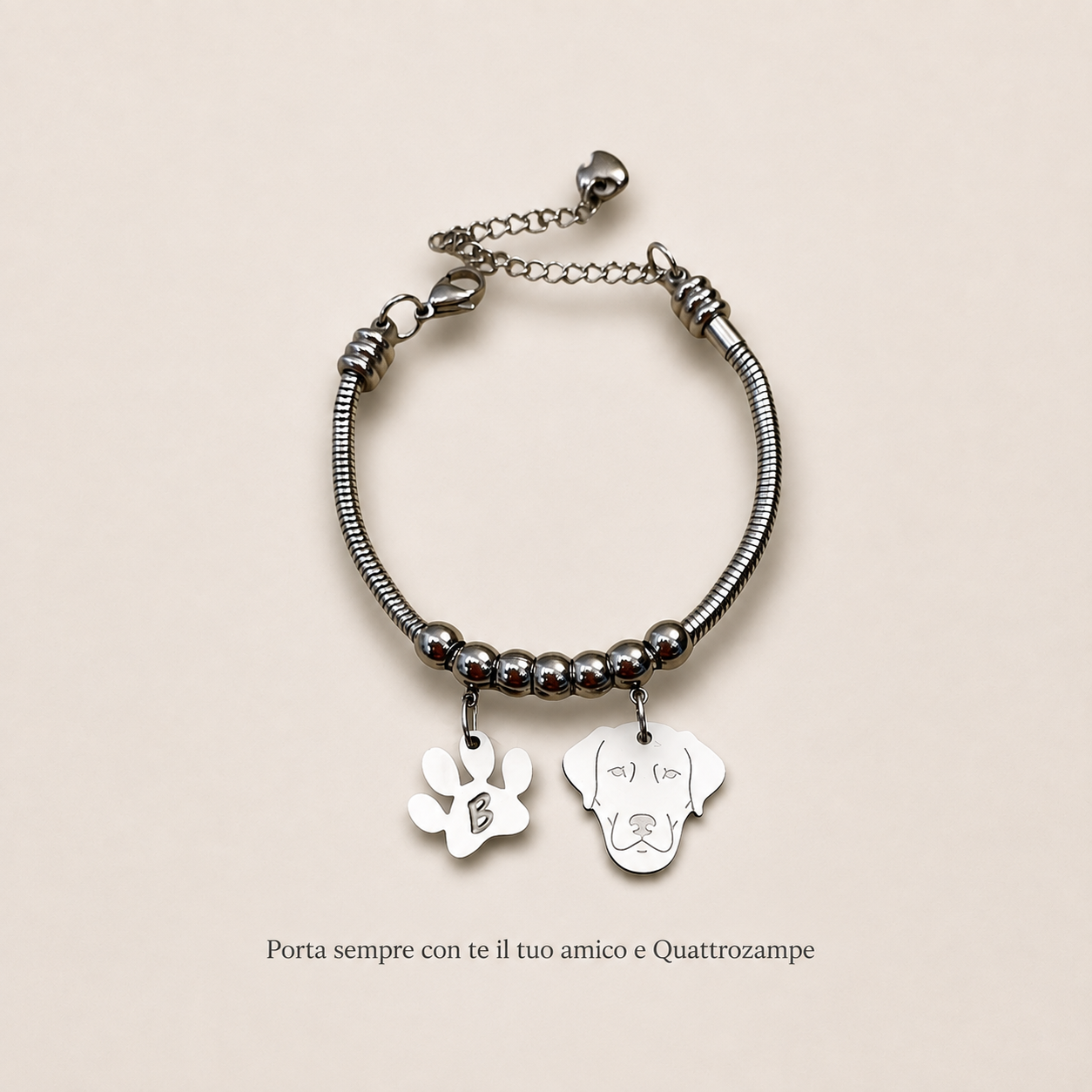 Bracciale Labrador personalizzato di ContrariaBijoux con inciso, in argento sterling, mostra dettagli e finiture eleganti.