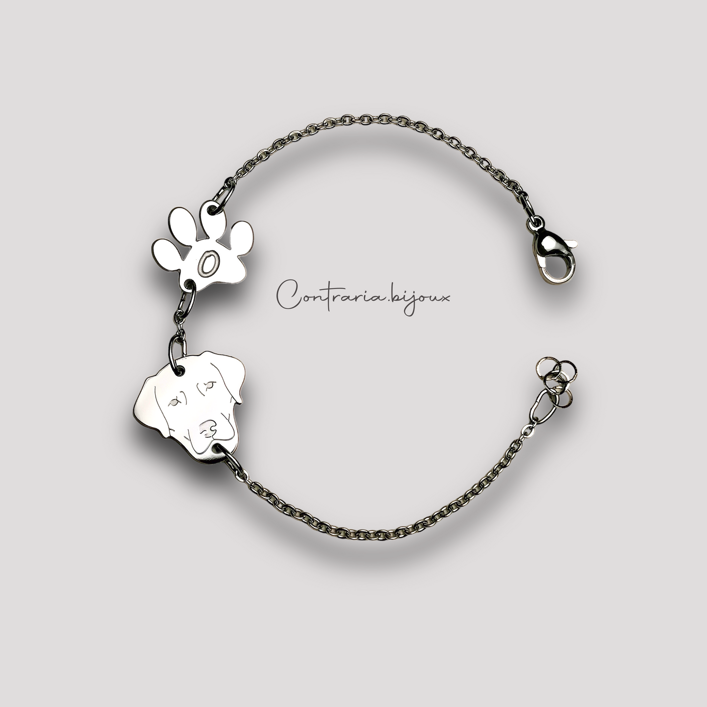 Bracciale cane Labrador, Ciondolo Labrador e zampa con iniziale incisa, Bracciale personalizzato Labrador