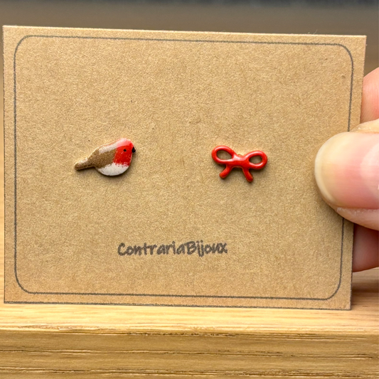 Orecchini pettirosso e fiocco rosso