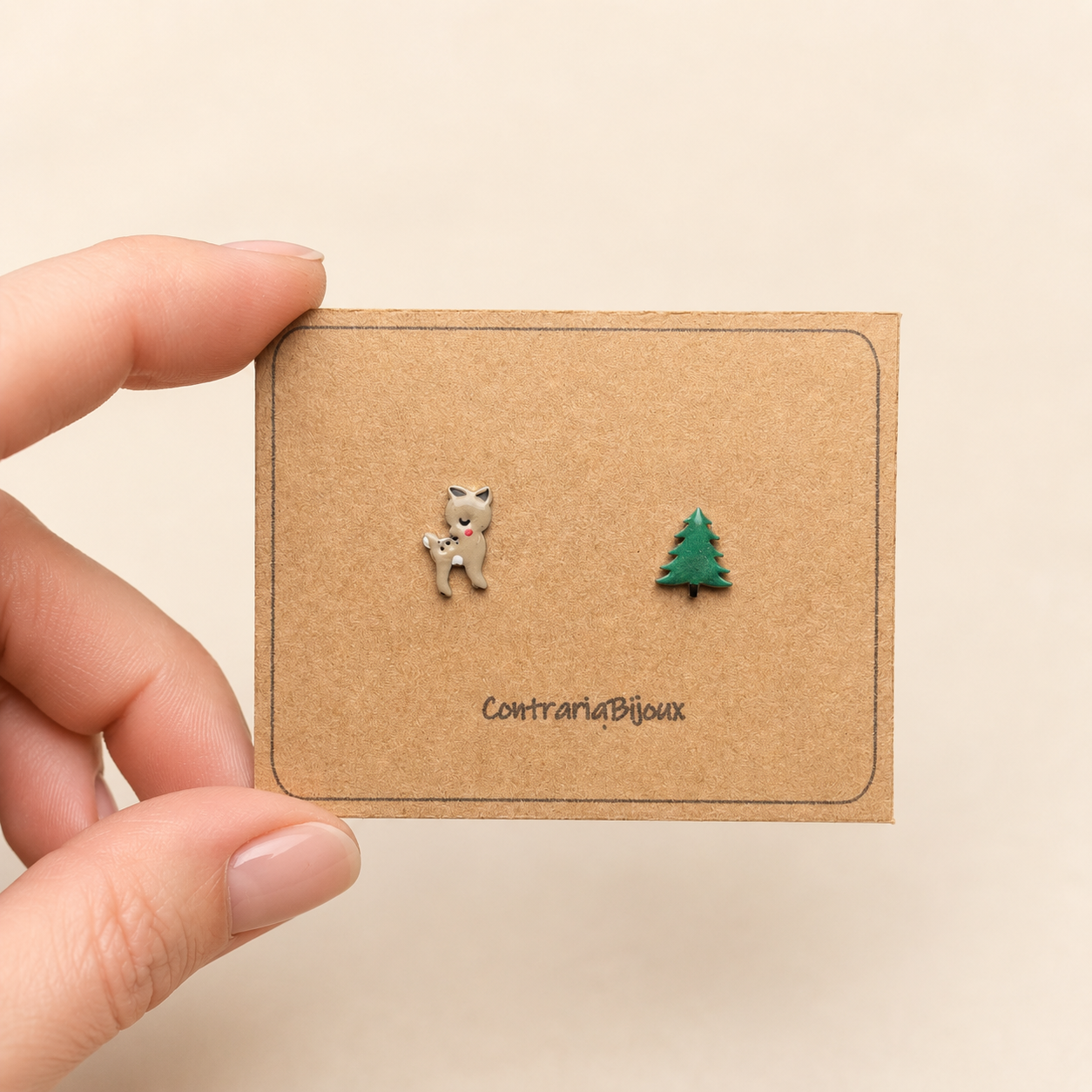 Orecchini a lobo con cerviato in argento, gioielli natura Contraria Bijoux, dettagli eleganti e naturali.