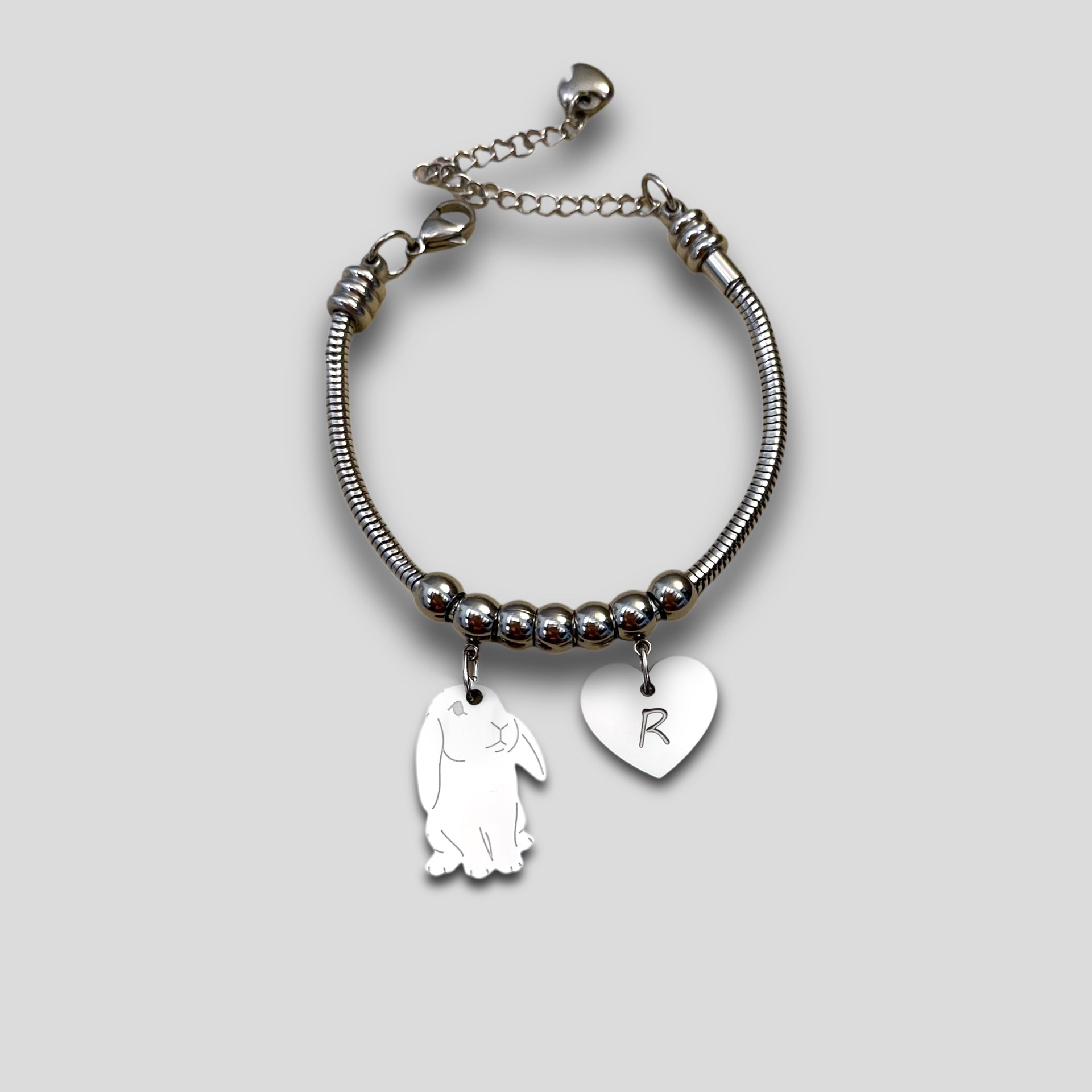Bracciale coniglio testa di leone personalizzato con ciondolo cuore e nome Bracciale coniglio testa di leone personalizzato con ciondolo cuore e nome