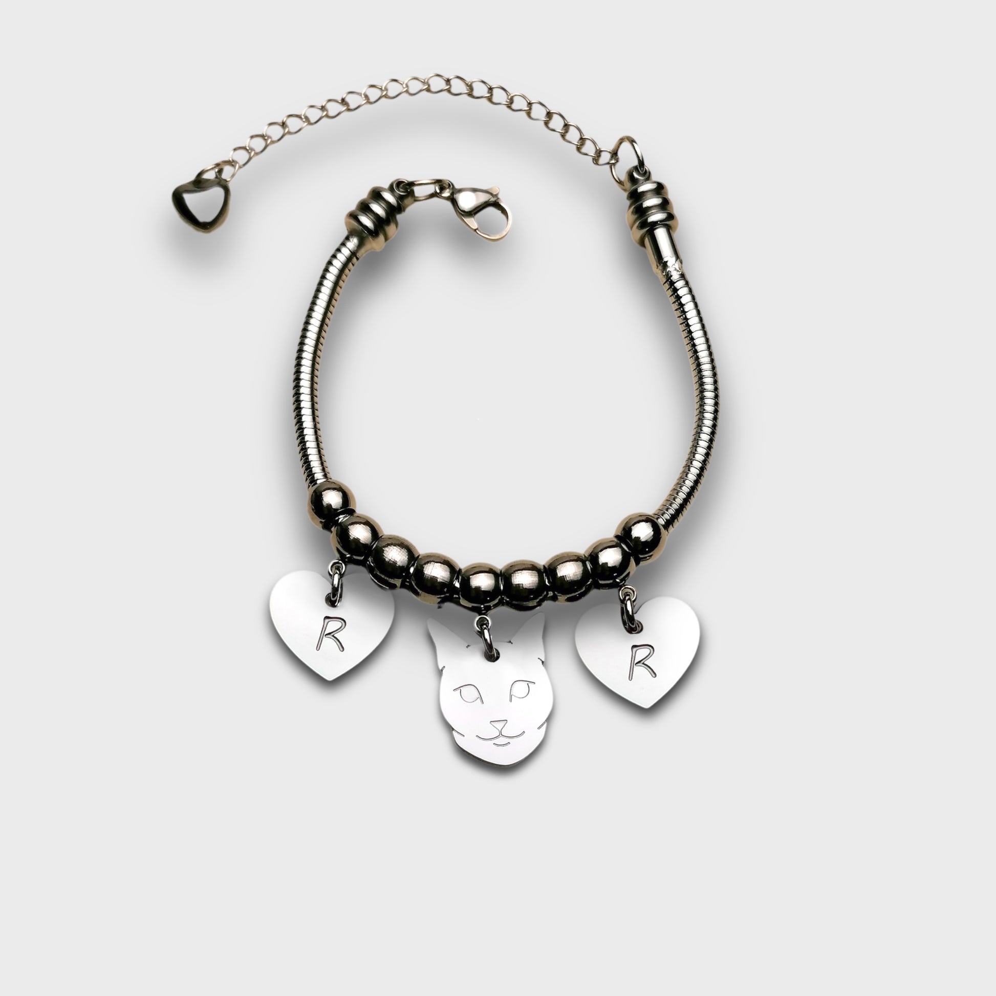 Bracciale muso Gatto, Bracciale con ciondolo gatto europeo e zampa con iniziale incisa - ContrariaBijoux