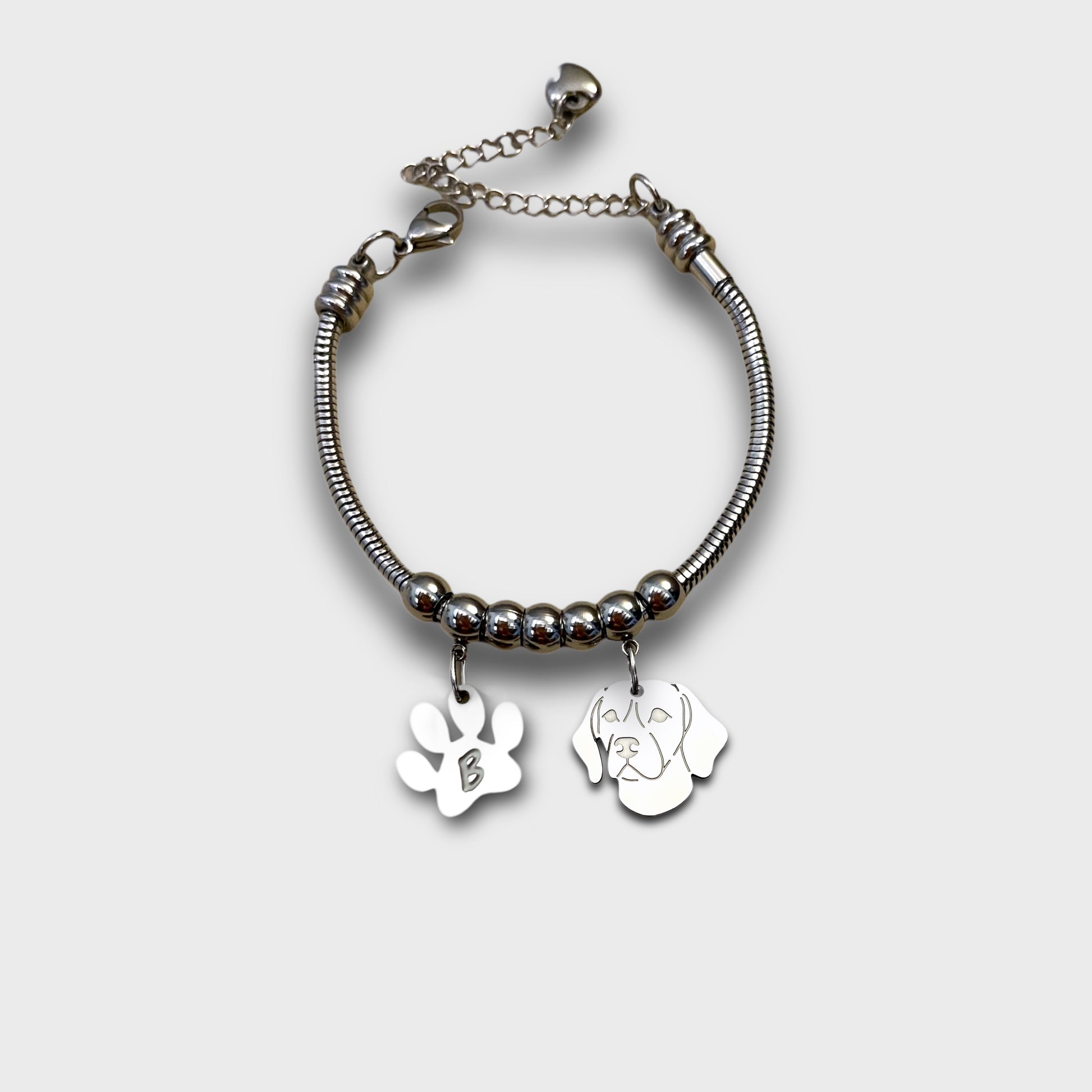 Bracciale Cane Beagle e zampa con iniziale incisa, Bracciale cane Beagle personalizzato - ContrariaBijoux