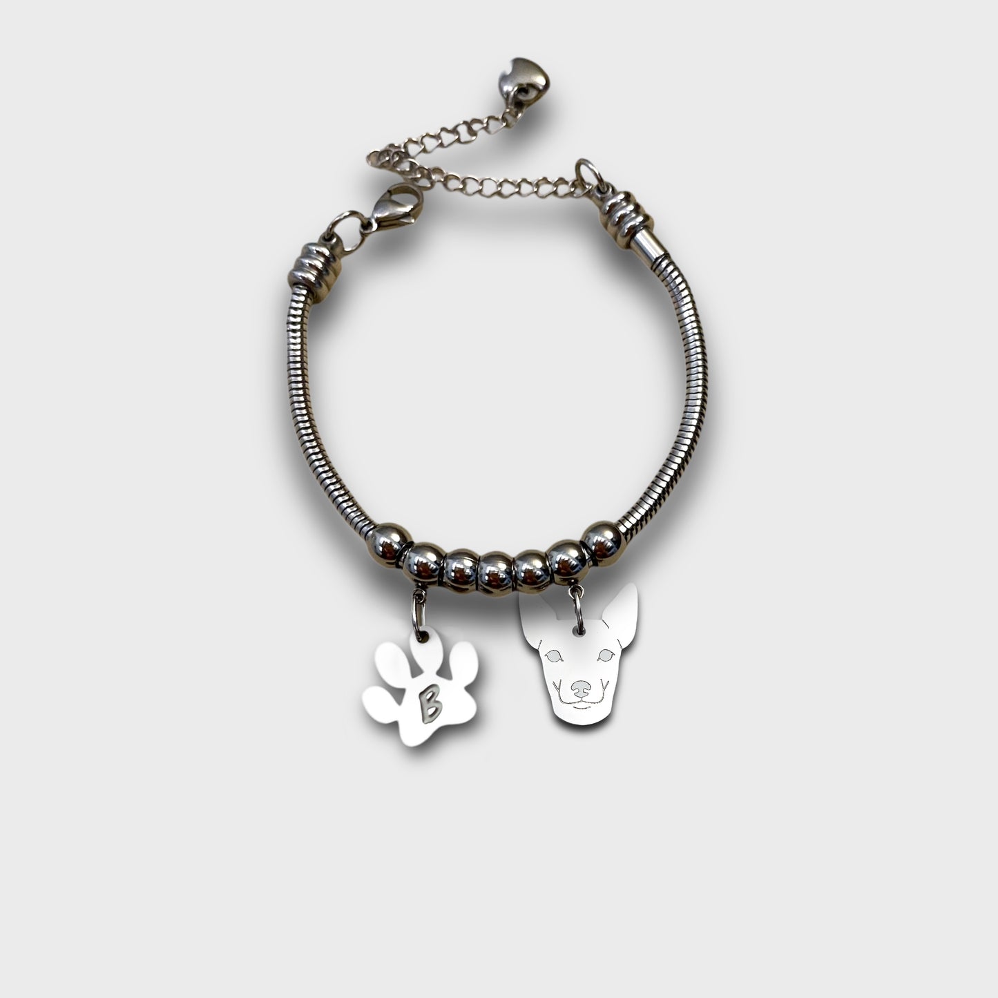 Bracciale Cane Pinscher , ciondolo pinscher , zampa cane con iniziale incisa