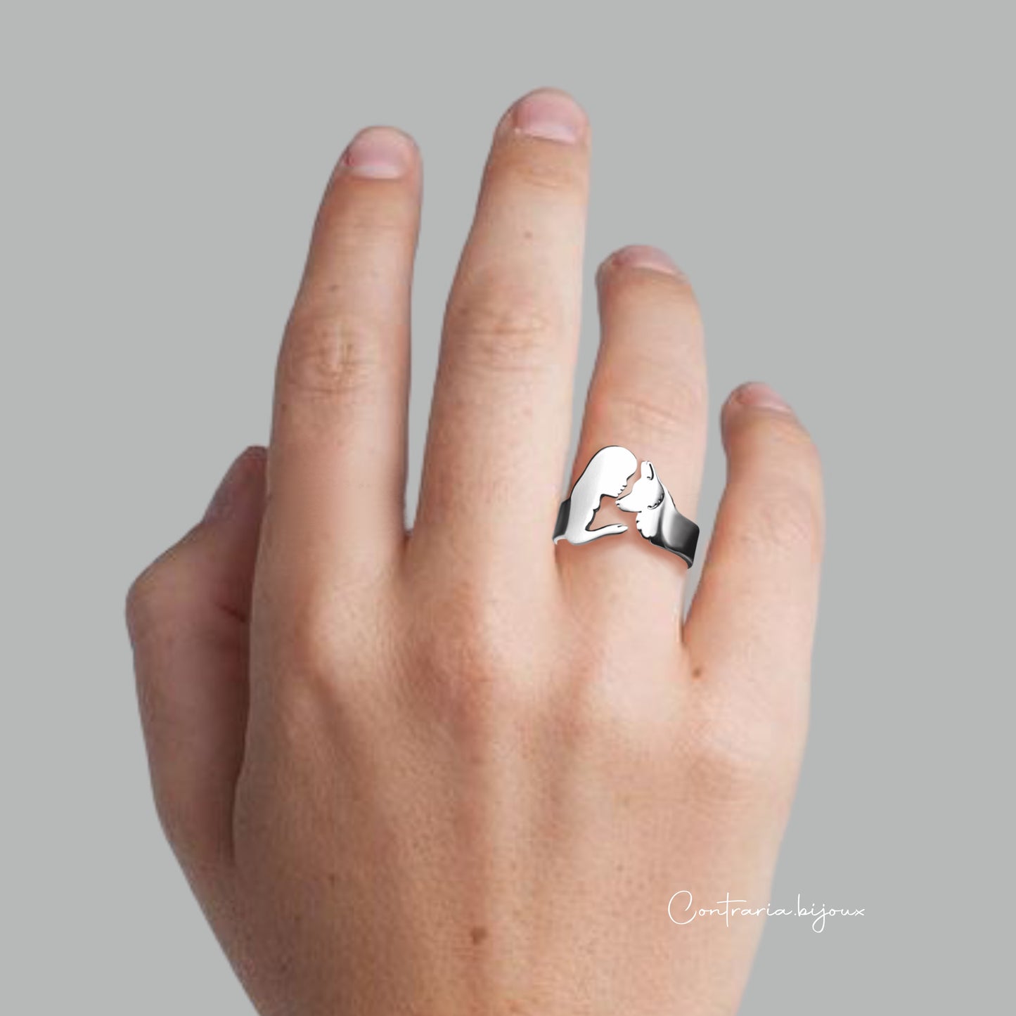 Anello ragazza e pastore tedesco / cane lupo
