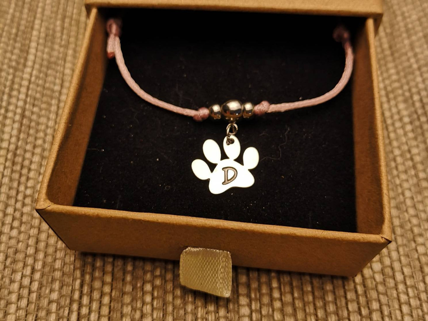 Bracciale Zampa con lettera incisa personalizzata - ContrariaBijoux