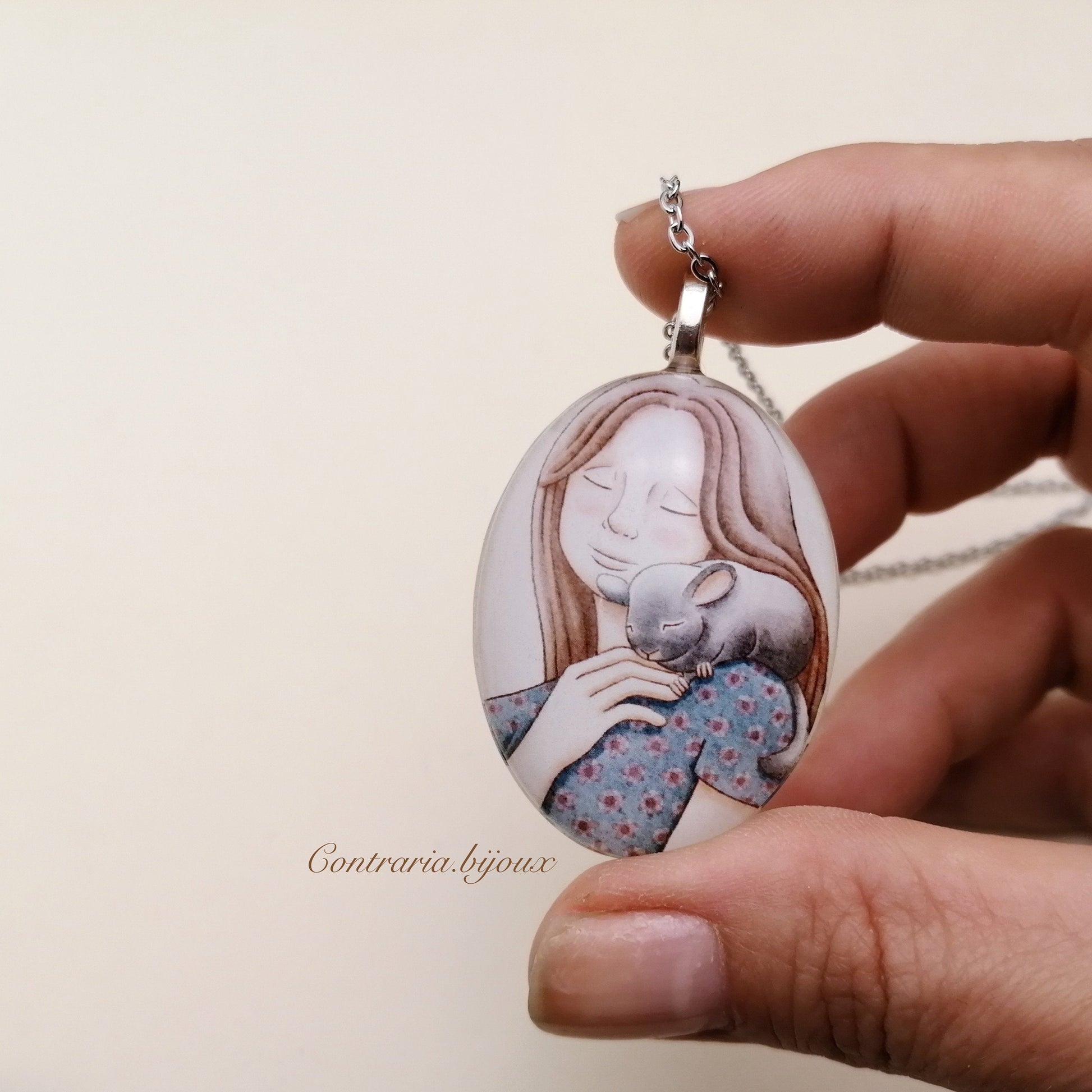 Collana con Ciondolo Ragazza e Cincilla - ContrariaBijoux